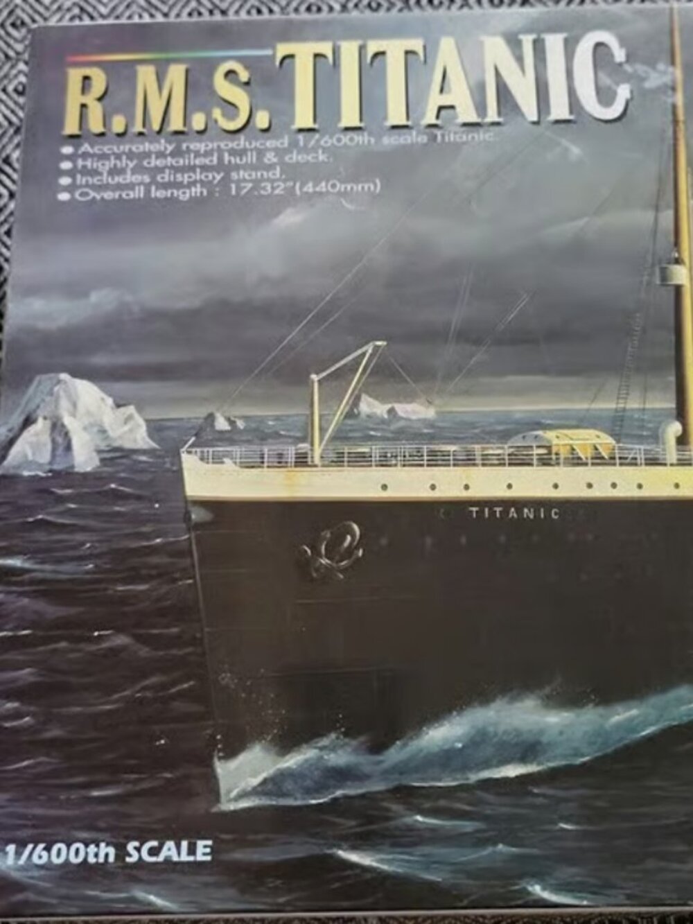 Academy R.M.S Titanic static model 1/600th Scale Kit - Picture 2 of 5